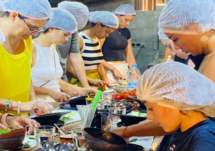 Marrakech: Moroccan Cooking Class with Pickup - The Chefs and the Teaching Style: Mourad’s mix of fun and technique