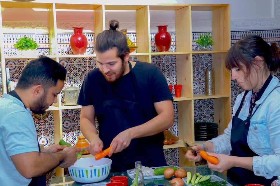 Marrakesh: Moroccan Dishes Cooking Class with a Local Chef - Spices to take home: buying from the workshop at the end