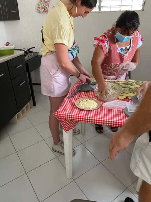 Mérida: Flavors of Yucatan Cooking Class & Market Tour - Cooking with your hostess: technique you can actually repeat