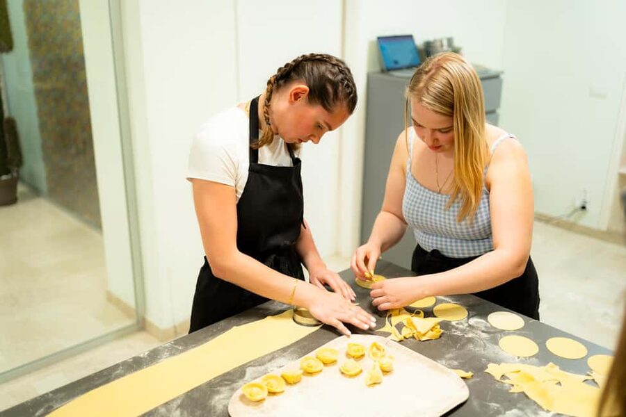Milan: Pasta, Gnocchi and Tiramisù Cooking Class with Wine - A 3-hour Milan meal class where you do the work, not just watch