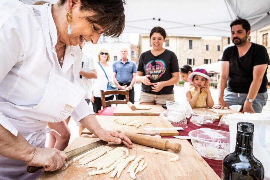 Montepulciano: Italian Cooking Class at a Tuscan Farm - Key things to know
