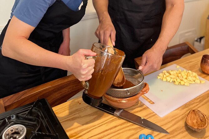 Multi-Variety Mole Class in a Condesa home or art gallery rooftop - Dietary needs, cats, and comfort level