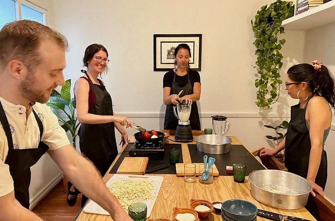 Multi-Variety Tamal Class in a Condesa home or rooftop gallery - Rooftop gallery vs Condesa home: plan for the view and the stairs