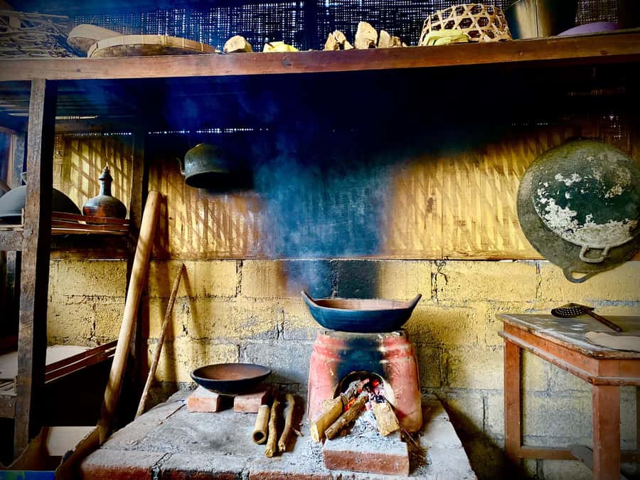 Munduk Balinese Cooking Class lunch/Dinner at a Local Home - The people factor: warm teaching in an everyday setting