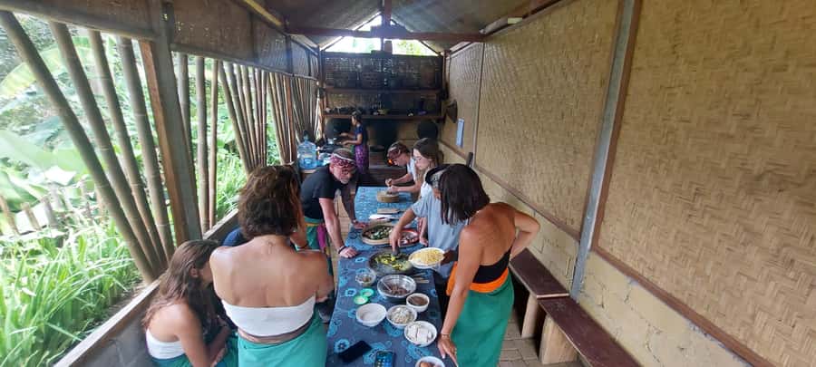 Munduk Balinese Cooking Class lunch/Dinner at a Local Home - Price and value: why $18 can be a good deal here