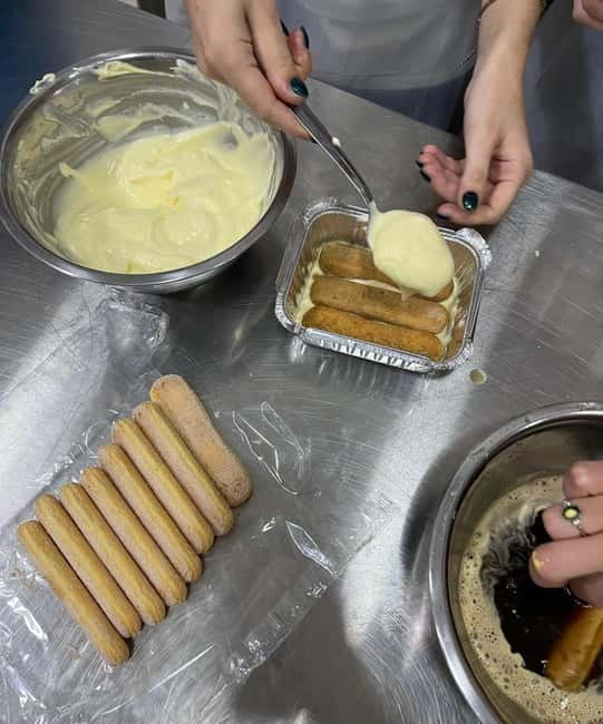Naples: Neapolitan Pizza and Tiramisu Cooking Class - Making Neapolitan Pizza Dough and Topping It Right