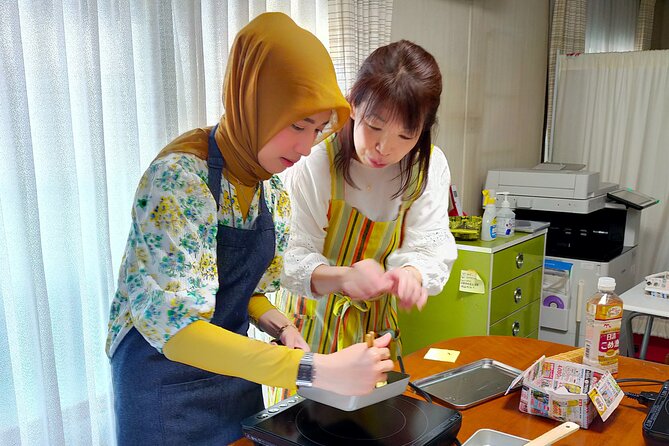 Near Fushimiinari: Kyoto Home Cooking Class & Supermarket tour - Entering a Traditional Japanese House: Tatami, Tokonoma, and Garden-View Lunch