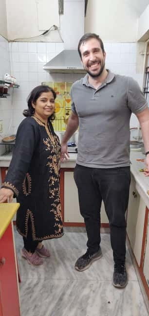 New Delhi: Traditional Indian Cooking Class & Market Visit - Eating together: the family table part that makes it memorable