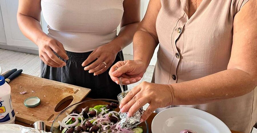 Oia: Greek Cooking Class and Lunch with a Local Grandmother - The 4-Course Flow: Appetizers, Salad, Main, Dessert (And What Each Part Teaches)