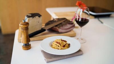 Olbia: cooking class on real pasta carbonara - Finding the place: Piazza Mercato and the Rosinita meeting point