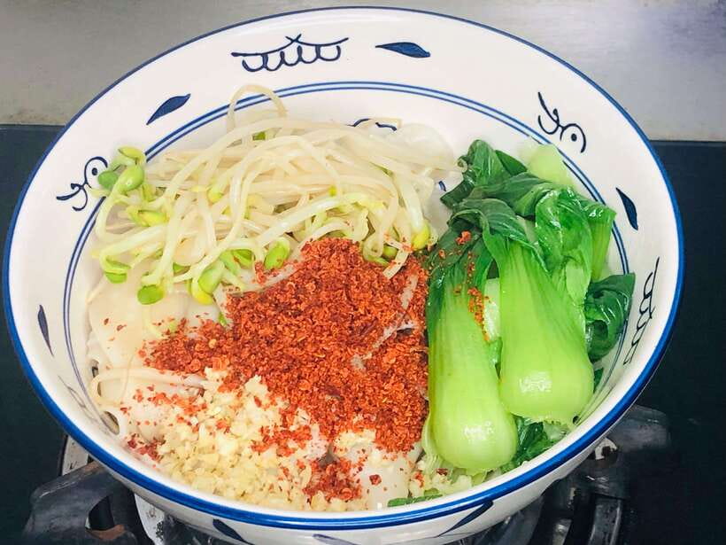 Online Cooking Class Hand Pulled Noodles by Sunflower Li - Sauce, spice, and toppings: making it taste like more than noodles