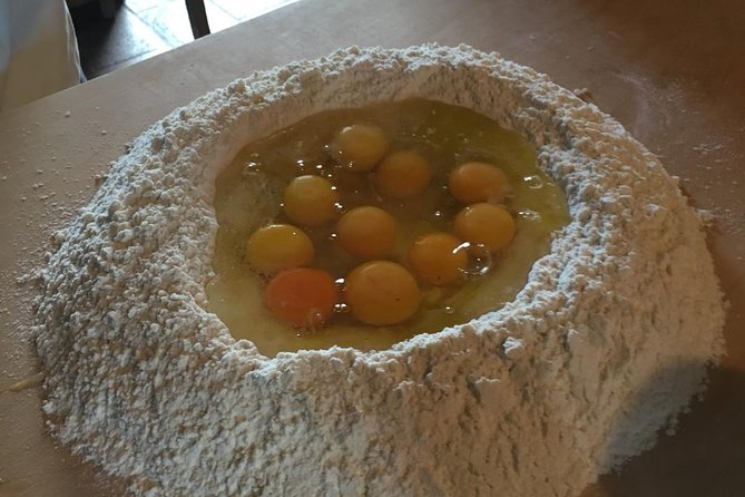 Organic cooking class with a sommelier in an Olive and wine farm - Meeting Alina at the Fontanaro Organic Estate (Paciano, Umbria)