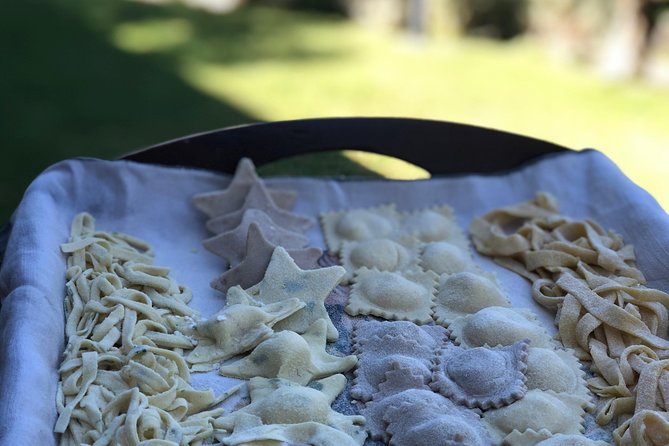 Organic cooking class with a sommelier in an Olive and wine farm - The buffet lunch: seasonal organic food you help create