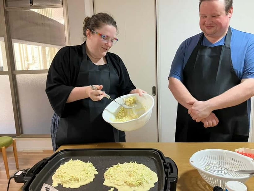 Osaka : Cooking Class Okonomiyaki & Takoyaki course in Nanba - The okonomiyaki part: making Osaka’s savory pancake the right way