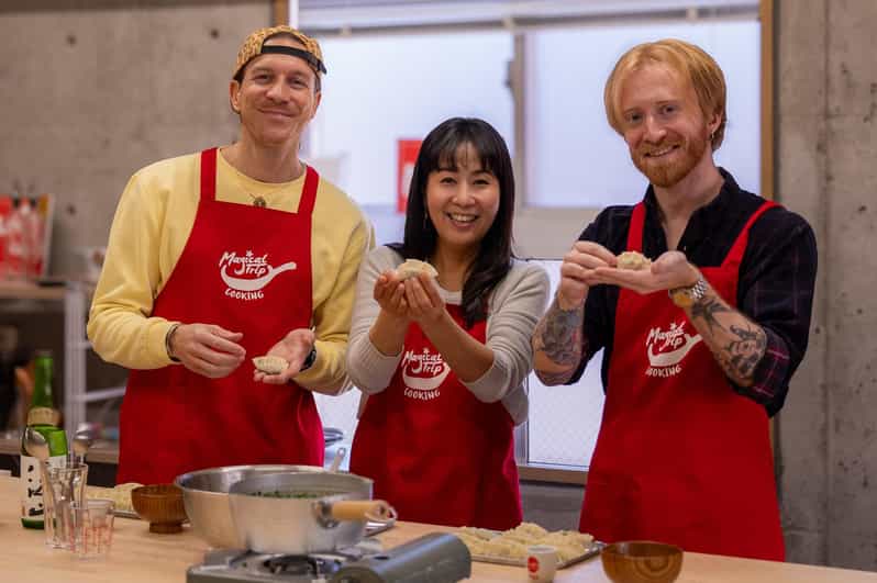 Osaka: Cooking Class & Sake Tasting with Local Market Visit - Class Flow in 4 Hours: Niku-sui, Okonomiyaki, and Gyoza