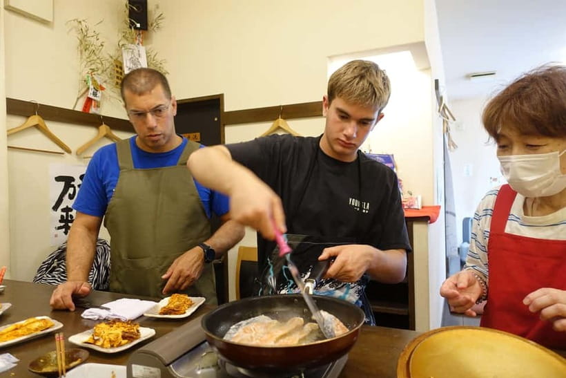 Osaka: Japanese Cooking Class with Matcha Experience - What a typical 2-hour flow feels like
