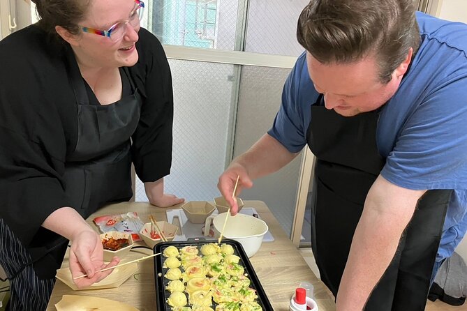 Osaka Okonomiyaki Cooking Class "Learn here and make it at home" - Cooking Okonomiyaki: Heat, Texture, and the Right Finish