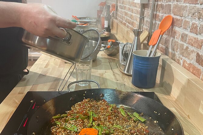 Paella and Burnt Basque Cheesecake Cooking Class (in Bilbao) - Wine with your meal: what’s included and how you eat after cooking