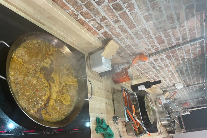 Paella and Burnt Basque Cheesecake Cooking Class (in Bilbao) - Two paellas, two personalities: fish paella and meat paella