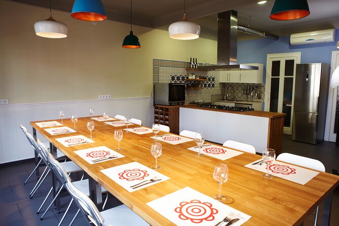 Paella Class & Bottomless Wine: Las Ramblas Views - Unlimited Rioja: How the Wine Fits Without Taking Over