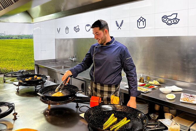 Paella Cooking Class, Wine Tasting & Central Market in Valencia - From stalls to stovetop: how the Valencian paella cooking class runs