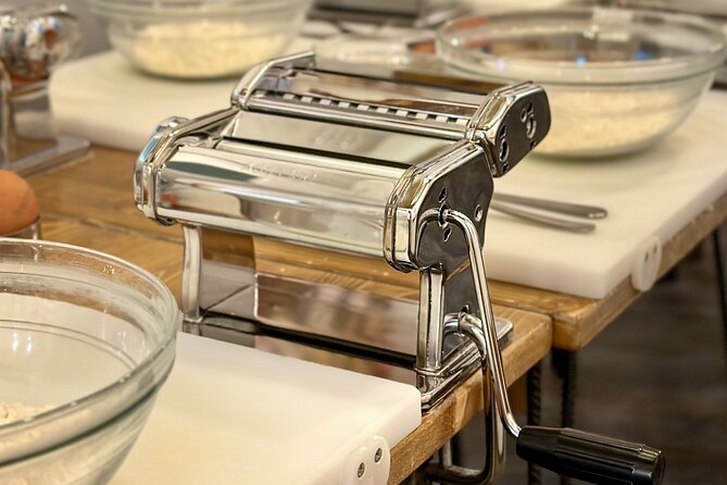Palermo: Pasta and Tiramisu Small Group Cooking Class with Wine - Wine and soda: the social lubricant, kept simple