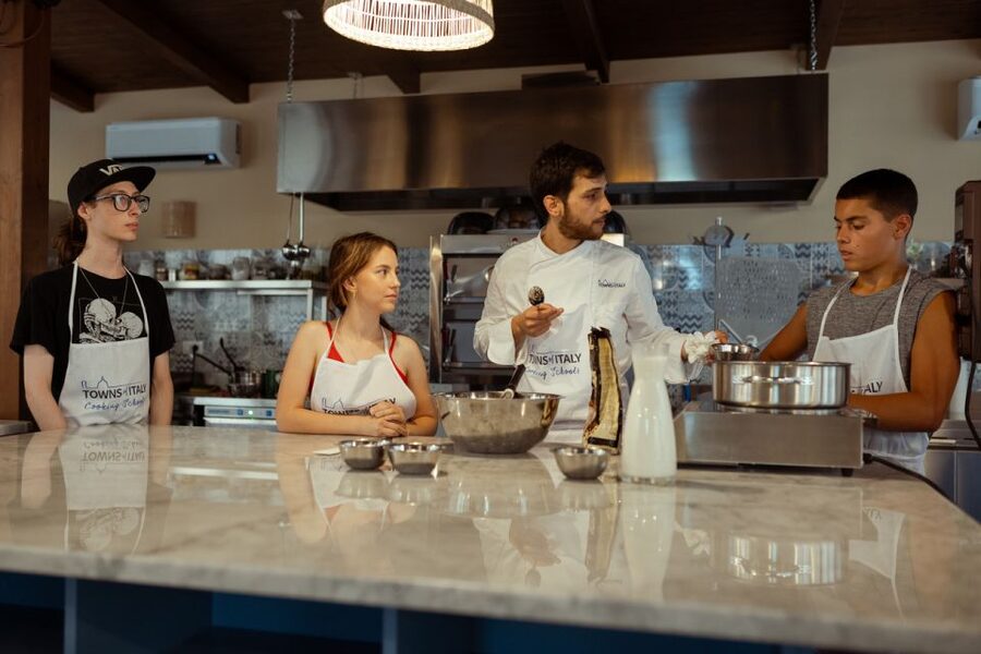 Palermo: Pizza and Gelato Cooking Class with Dinner and Wine - Palermo Pizza Lessons: Why This Pairing Works in Sicily