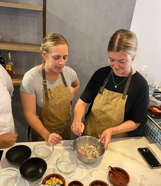 Palma: Mediterranean Cooking Class with Drinks - Palma Mediterranean cooking class at Omare: the vibe and the payoff