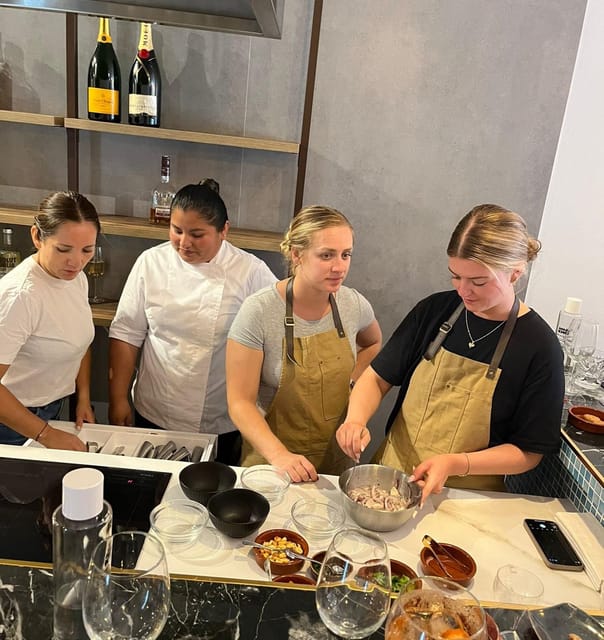 Palma: Mediterranean Cooking Class with Drinks - The first pour: drinks, music, and getting your bearings
