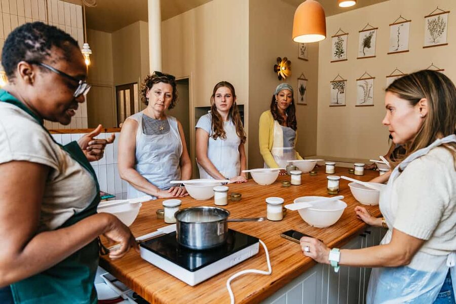 Paris: French Macaron Culinary Class with a Chef - FAQ