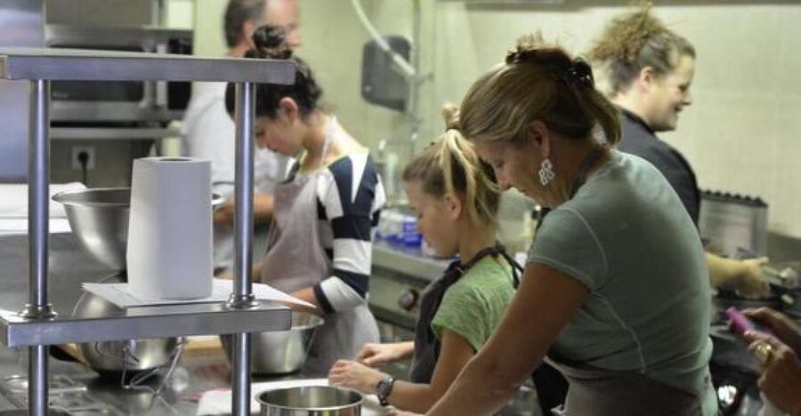 Paris: Full-Day Cooking Class, Market Tour and Lunch - Where Your French Cooking Day Starts: Le Foodist and the Latin Quarter Market