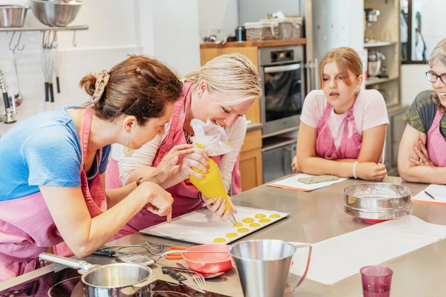 Paris: Macarons Cooking Class with Pâtisserie Chef Noémie - Two flavors from scratch: how your choices shape the session