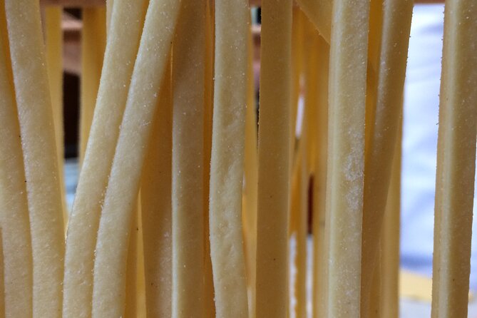 Pasta and Pizza cooking class in Cortona - Group Size, Language, and Pace