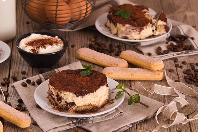 Pasta and Tiramisu Cooking Class in Rome, Piazza Navona - Piazza Navona start point: where the class energy kicks in