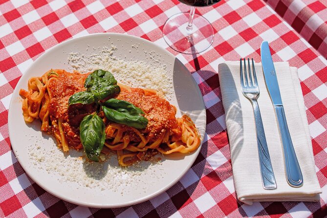 Pasta Cooking Class in Rome - Fettuccine Class in Piazza Navona - Piazza Navona meeting point: where the class actually starts