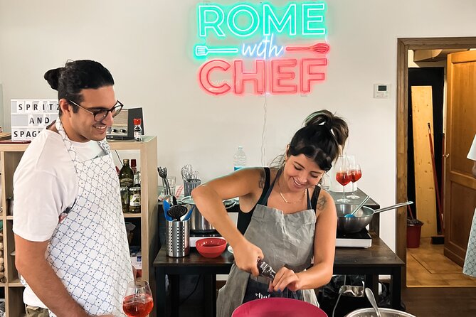 Pasta Cooking Class Near the Colosseum with 3 Spritz Cocktails - Carbonara vs Cacio e Pepe: What You’ll Eat (Vegetarian Options Included)