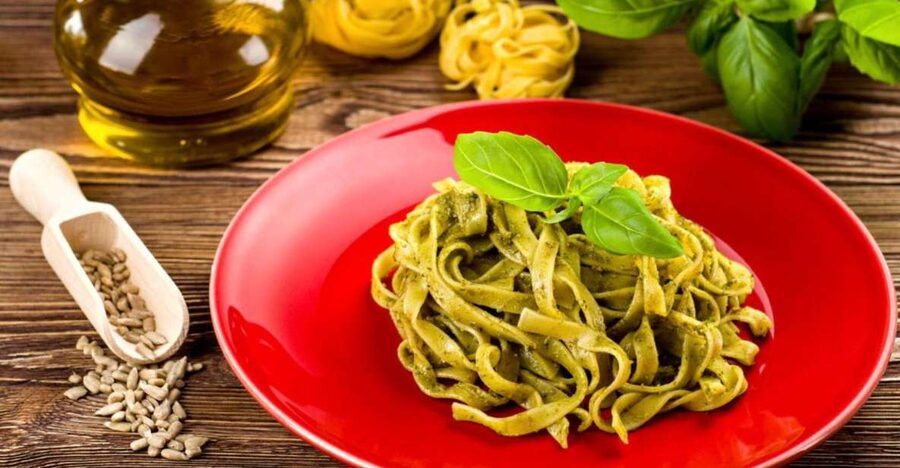 Pasta Cooking Class with Pesto Sauce Making in Rome Center - Where this Rome pesto and fettuccine class starts: Piazza Navona, inside Ristorante Panzirone