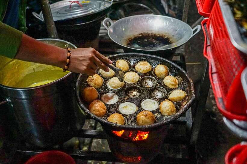 Phnom Penh Evening Food Tour -On Promotion Price limit Offer - Russian Market: another eating zone, not just shopping