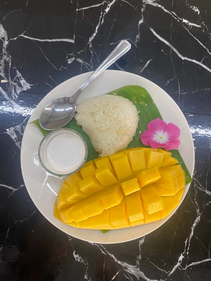 Phuket foodie tour+ Thai cooking class + Local food tasting - A tight day in Phuket: food, temples, and cooking you can repeat