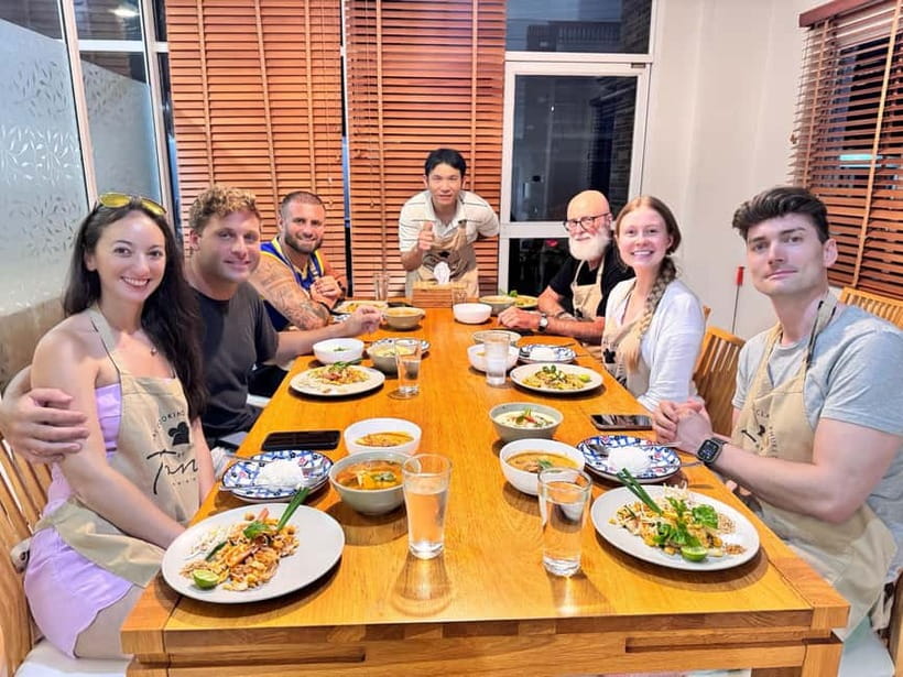 Phuket: Thai Cooking Class with 4 Dishes and Market Visit - Meeting Tony and getting oriented for your Phuket cooking class