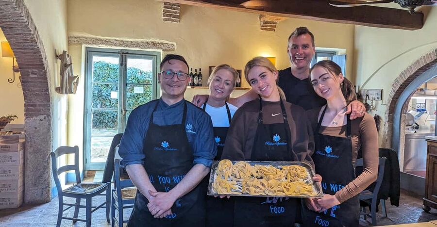 Pienza: Tuscan Cooking Class of Homemade Pastas and Cantucci - Wines, drinks, and what’s included