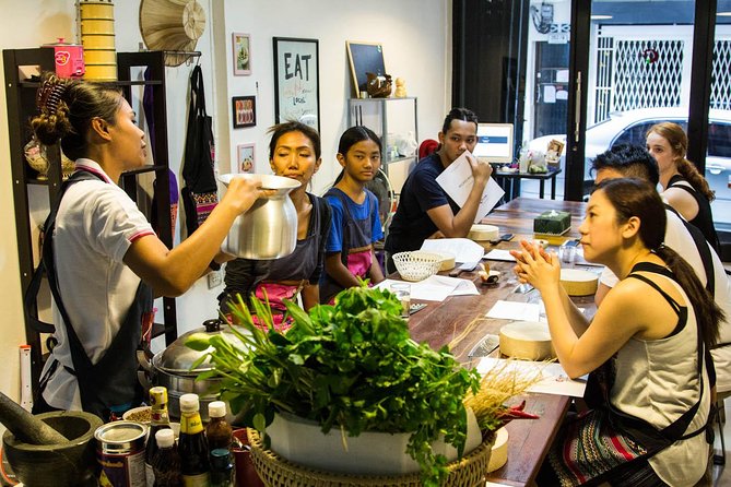 Pink Chili - Thai Cooking Class and Market Tour in Bangkok - What to wear and how to prepare (so you enjoy it more)