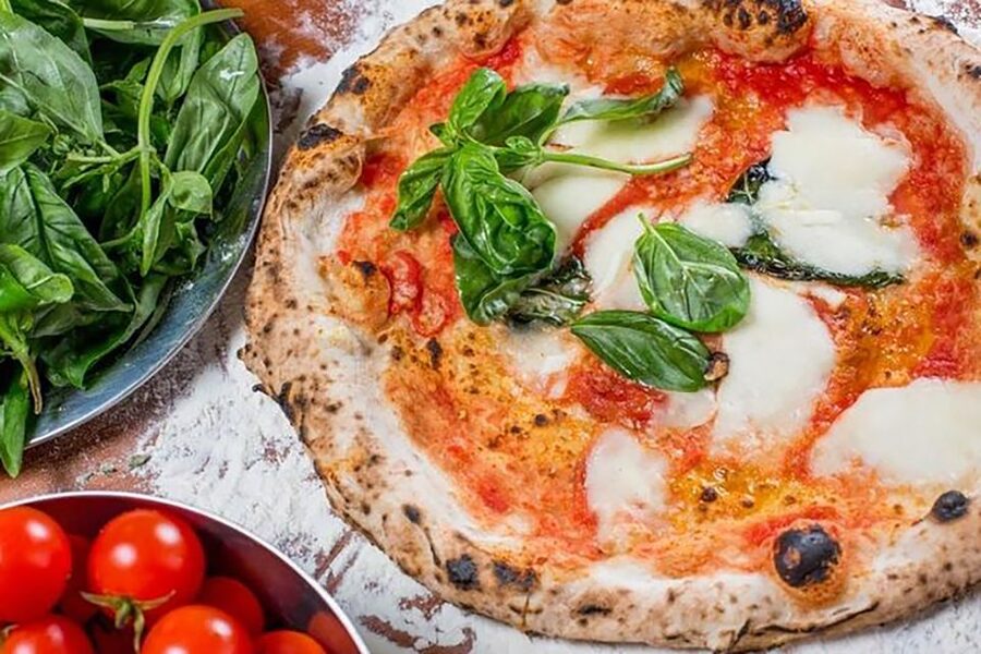 Pizza & Gelato: Cooking Class in central Florence - The gelato part: two flavors with fresh, locally sourced ingredients