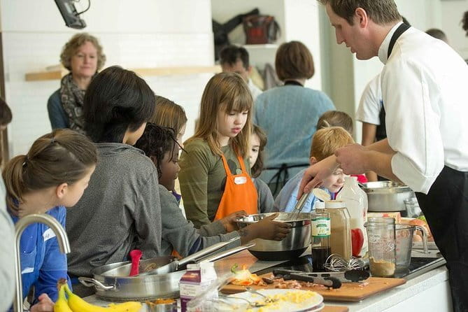 Pizza & Gelato: Family Cooking Class in Florence - Pizza from scratch: dough, sauce, and topping choices