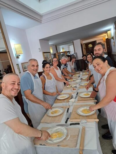 Pizza Pro, a Hands-On Cooking Class Near Castel Sant Angelo - The 1.5-Hour Flow: Dough, Stretching, Toppings, and Baking