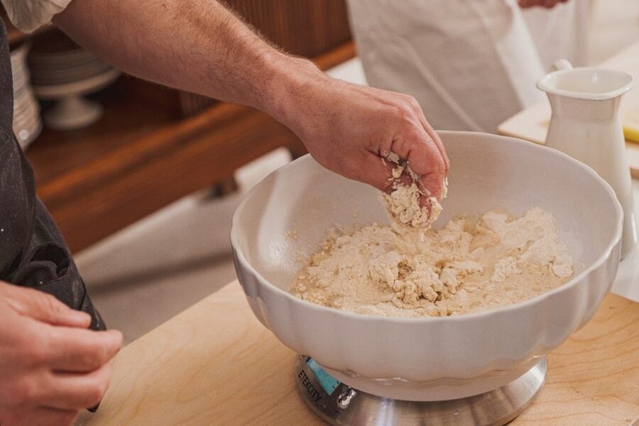 Polignano a Mare: Pasta Making Cooking Class with Drink - Meeting Annamaria on Via S. Vito: What the Session Really Feels Like