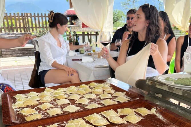 Pompeii: guided tour of the ruins and cooking class fresh pasta - Getting there: private transport and a smoother start