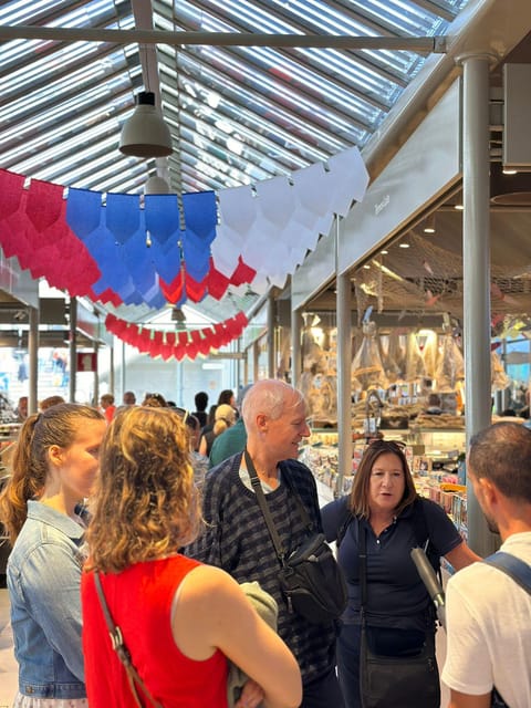 Porto: Local Market Tour & Cooking Class/Showcooking - The kitchen vibe: cozy, wine-and-chat energy, and real conversation