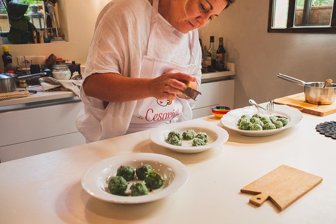 Private Cooking Class at a Cesarina's Home in Pisa - Wine sampling with your courses: red and white, plus the warmth