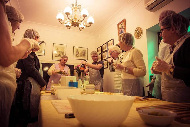 Private Cooking Class in Traditional Andalusian Housing - Duration and pace: how to plan your day in Seville